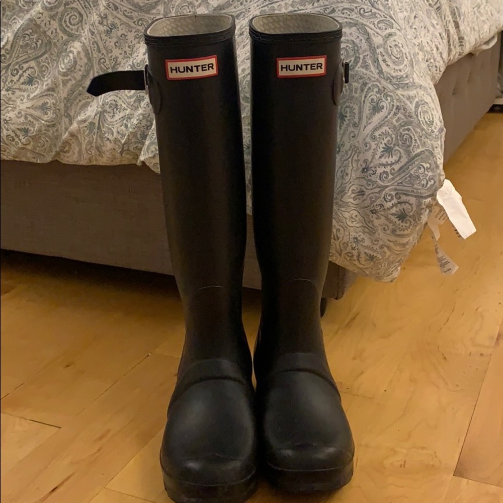 Black Matte Hunter Boots Size 8